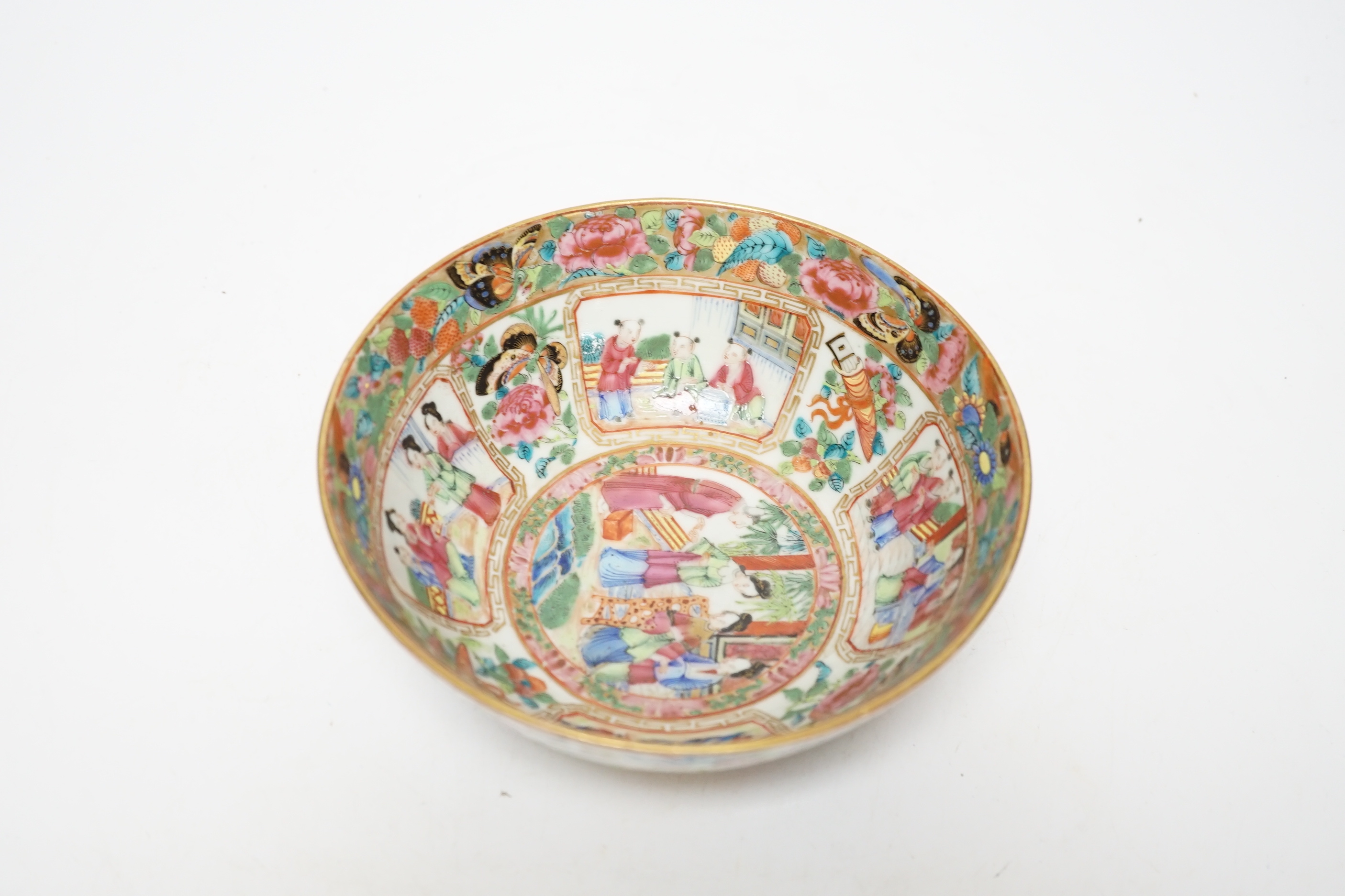 A Chinese famille rose bowl, Daoguang period, 16.5cm